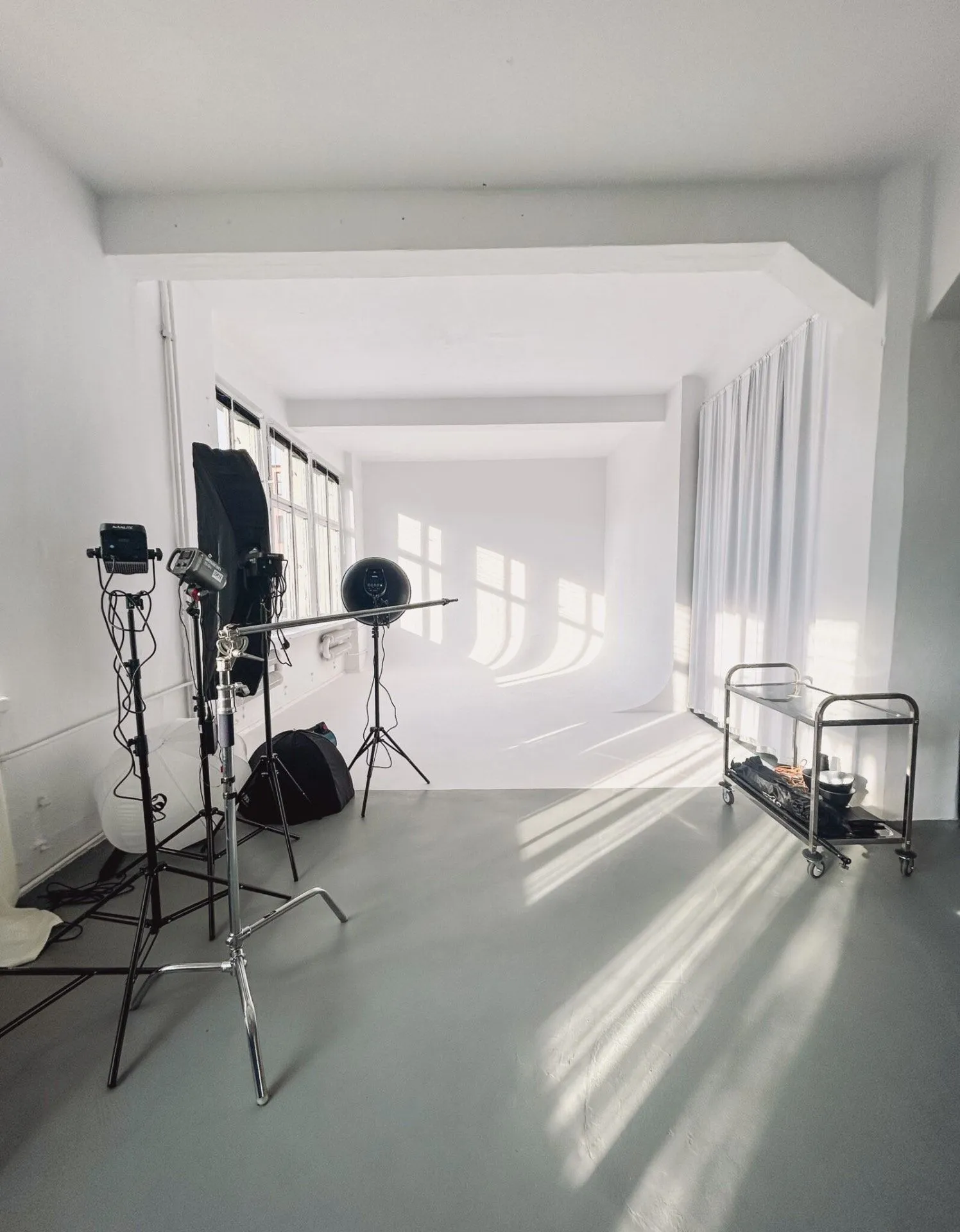 SPOT Studio, profesjonalne studio fotograficzne we Wrocławiu z cykloramą